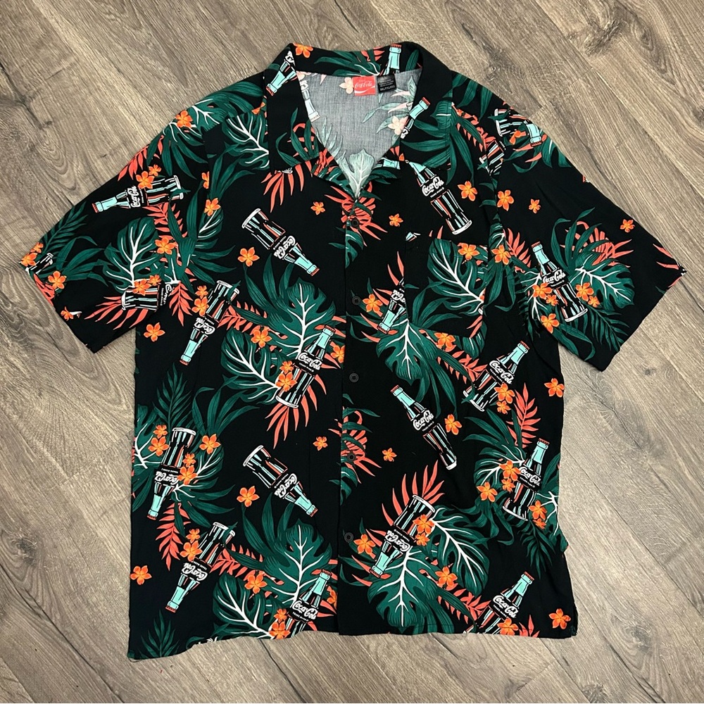 Coca Cola Bottle Graphic Short Sleeve Button Down Shirt Size XXL
